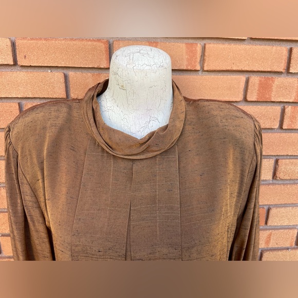 The 1 East Custom Collection Vintage Blouse - Picture 6 of 13